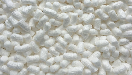 EPE包裝材料的種類: EPE珍珠棉、 珍珠棉袋、 泡泡粒、 珍珠棉板。 珍珠棉或珍珠棉袋的特性:質輕柔軟,無臭無毒,耐沖擊性,保護產品給予足夠的緩沖和表面保護。 泡泡粒的特性:不易破損,可填塞較細小的縫隙,易用于外觀復雜的產品保護。